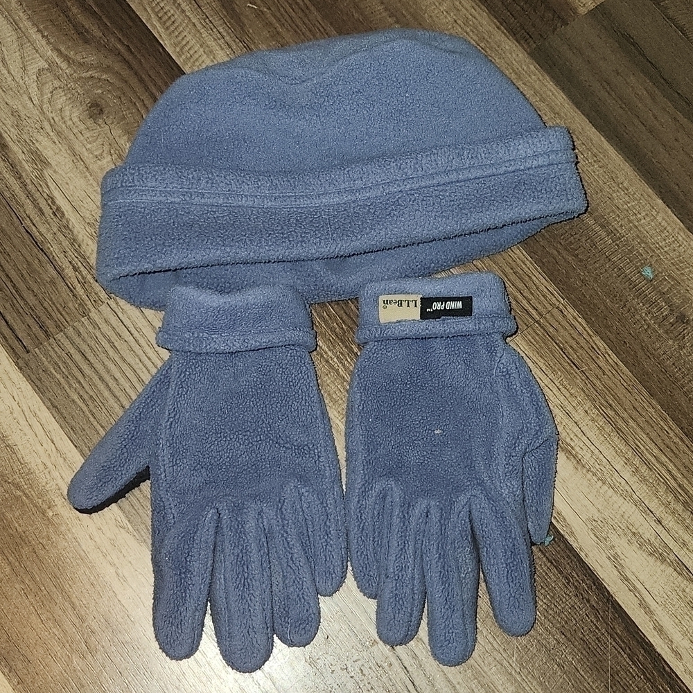 L.l. Bean Beanie And Gloves Set Color Purple